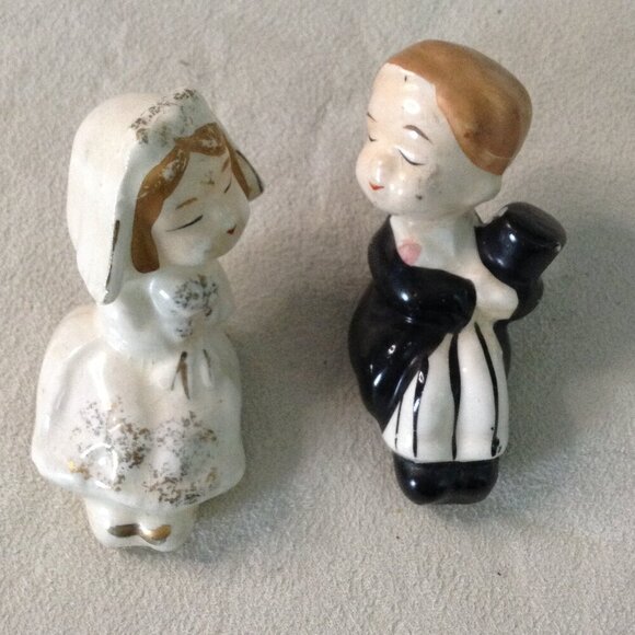 VTG Japan Kissing Bride & Groom S/P Shakers; Cake Toppers, Collectible, Sweet - Picture 2 of 5